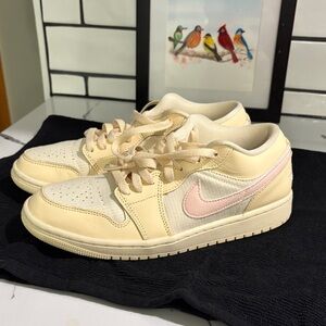 Womens air Jordan low SE.  creams and pink regularly $125